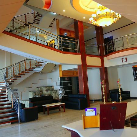 Hotel Vels Court Palni Exterior foto