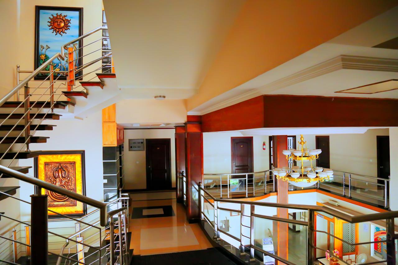 Hotel Vels Court Palni Exterior foto