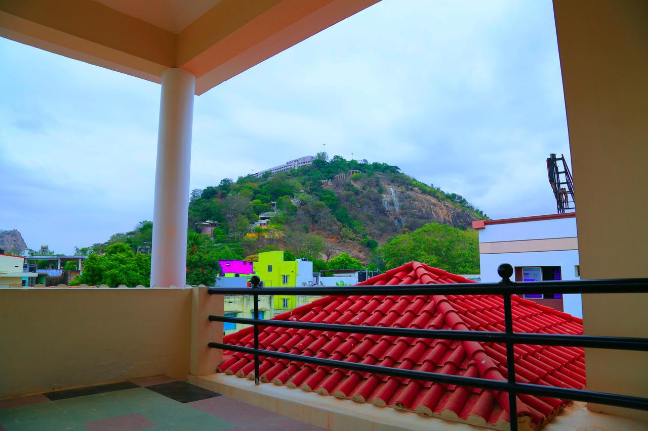 Hotel Vels Court Palni Exterior foto