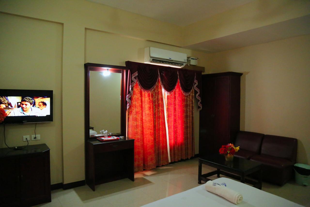 Hotel Vels Court Palni Exterior foto