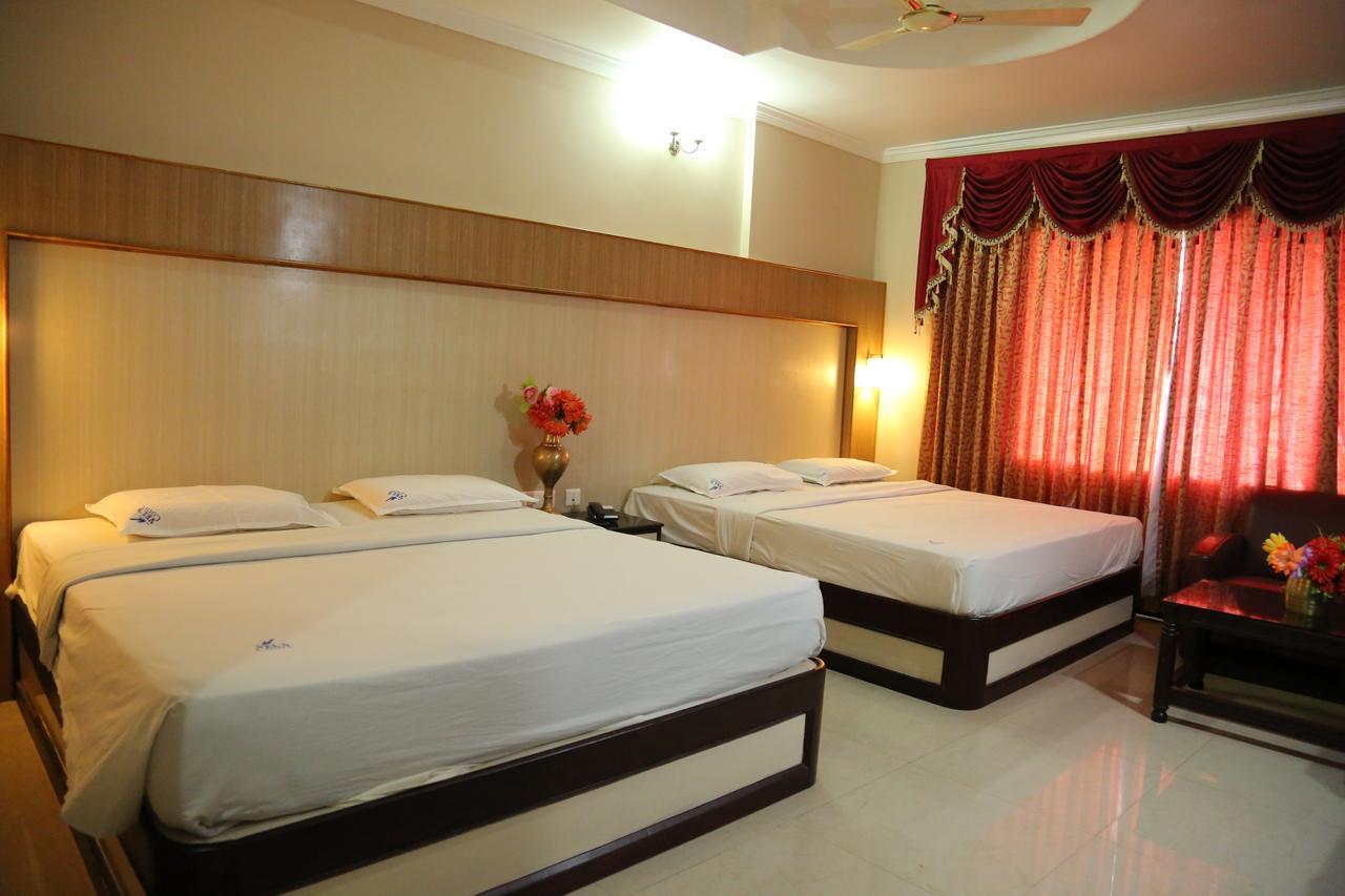 Hotel Vels Court Palni Exterior foto