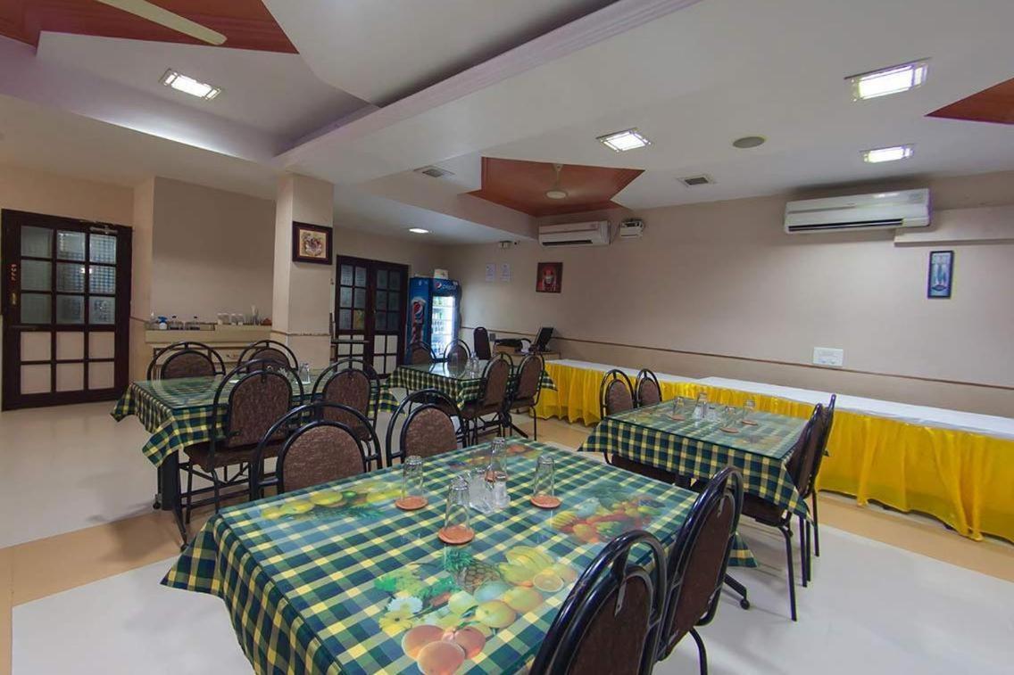 Hotel Vels Court Palni Exterior foto